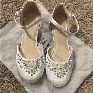 Elegant White Embellished girls Shoes
